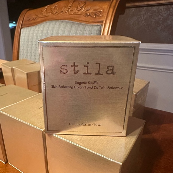 Stila Lingerie Soufflé Skin Perfecting Color - Picture 1 of 7
